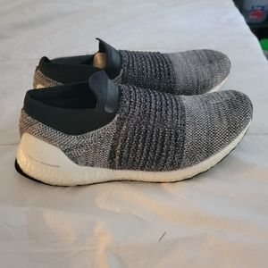 Laceless Adidas UltraBoost